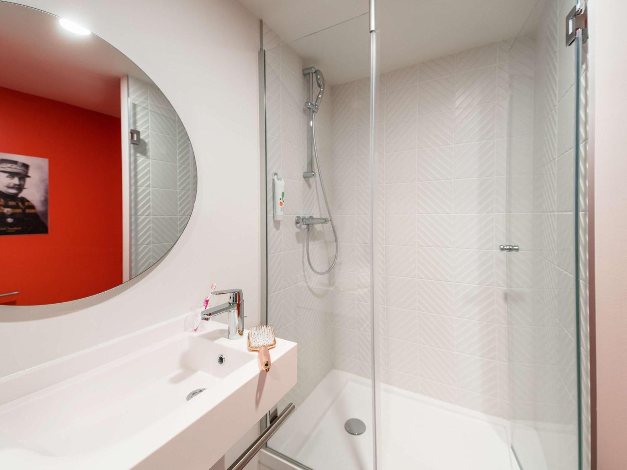 Ibis Styles Chalons En Champagne Centre Hotell Exteriör bild
